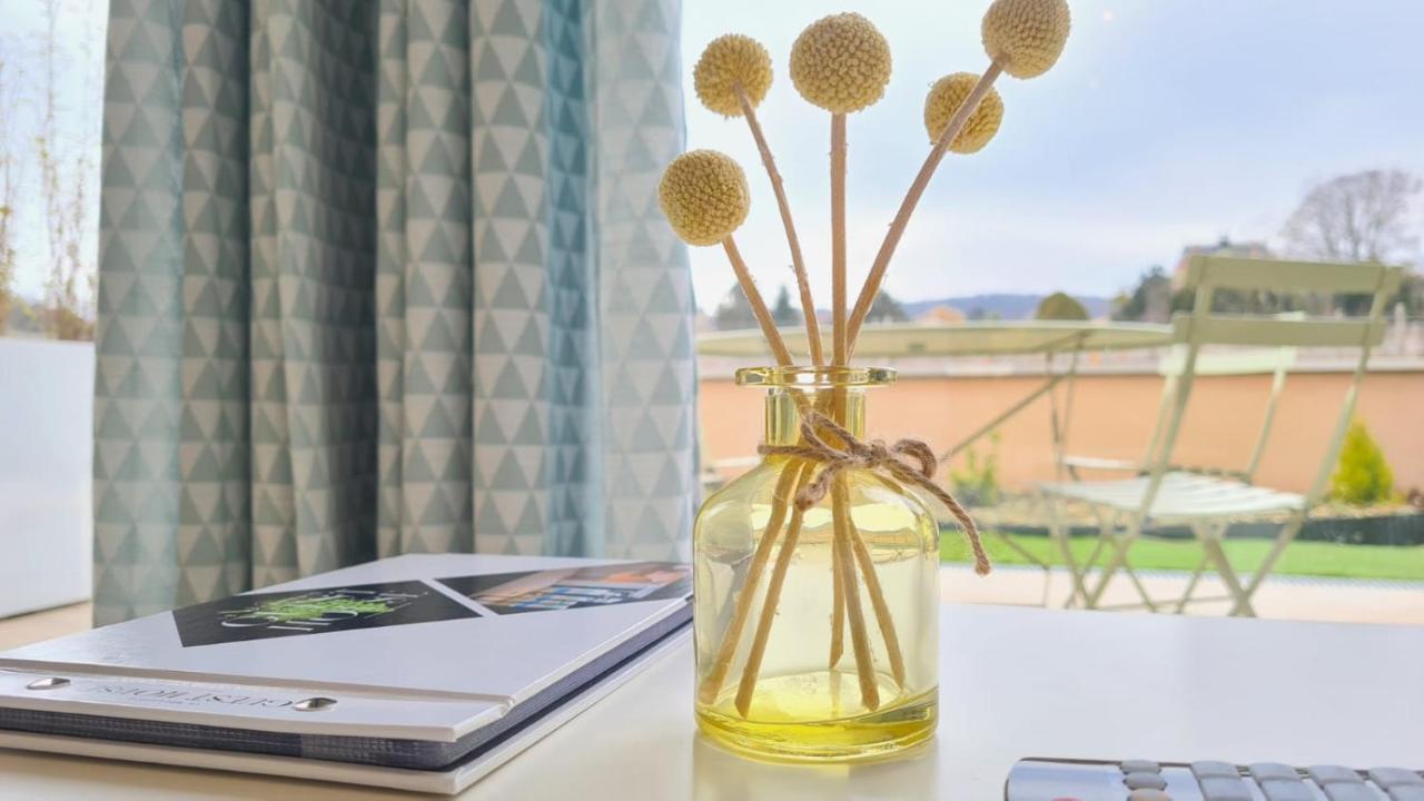 Le Maconnais Guest House Vinzelles ภายนอก รูปภาพ