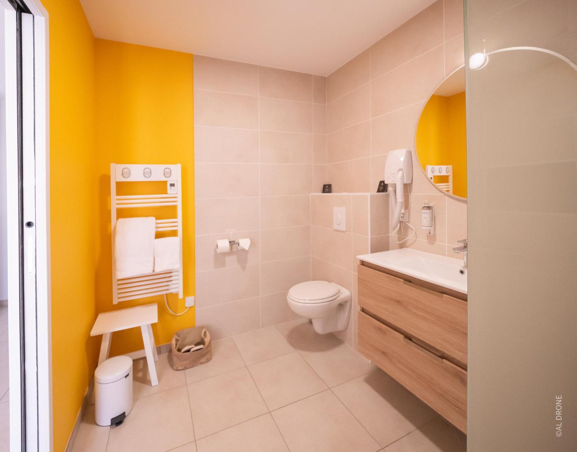 Le Maconnais Guest House Vinzelles ภายนอก รูปภาพ