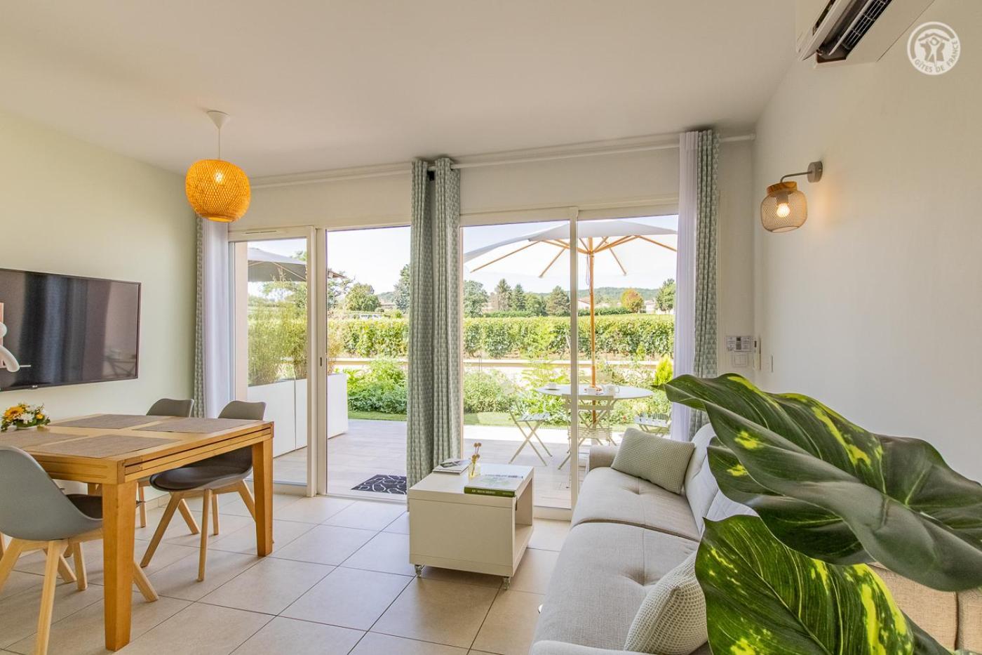 Le Maconnais Guest House Vinzelles ภายนอก รูปภาพ