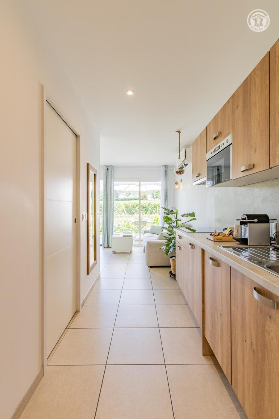 Le Maconnais Guest House Vinzelles ภายนอก รูปภาพ